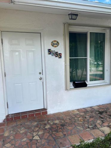5455 Lee Ct, West Palm Beach, FL 33415-3742