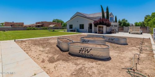 2710 Cattle Dr, Gilbert AZ  85297-8116 exterior