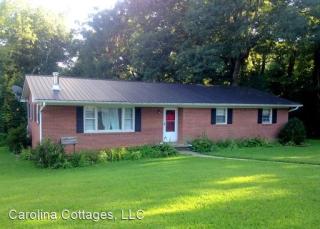1653 Saint Pauls Rd, Hendersonville NC  28792-7815 exterior