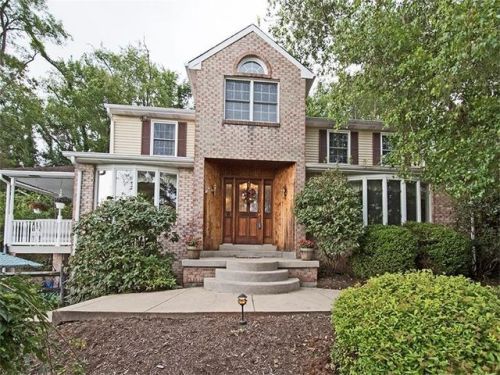 160 Maple Ln, Canonsburg, PA 15317-2648