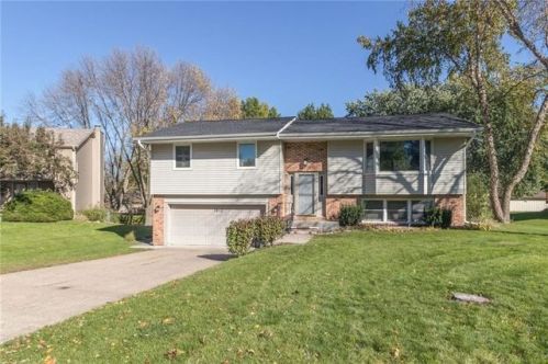 3913 Melanie Ct, Des Moines, IA 50322-2146