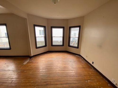 25 Forest St, Fall River, MA 02721-1708