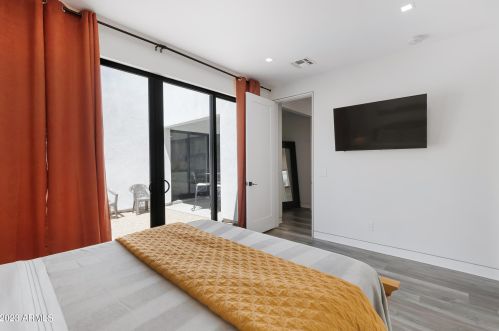 1121 11th St, Phoenix AZ 85006-2744 exterior