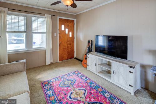 301 Summit Ave, Wilmington DE  19804-1725 exterior