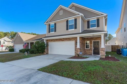 105 Glory Rd, Beaufort, SC 29906-2412