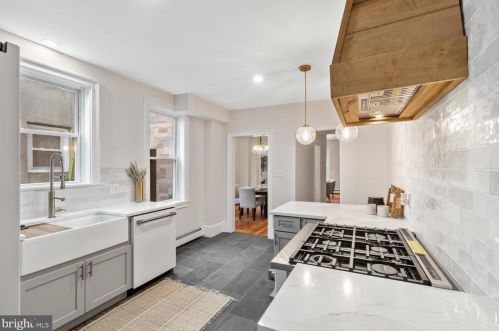 504 Lemon St, Lancaster PA  17603-3323 exterior