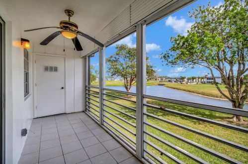 39 Normandy A, Delray Beach FL  33484-4705 exterior