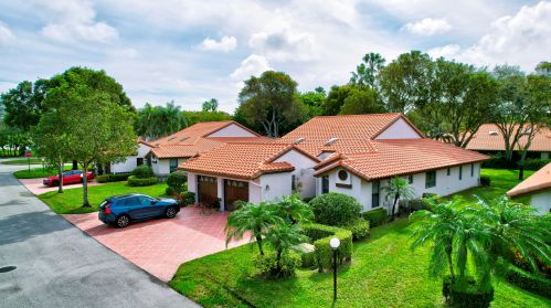 6353 Royal Manor Cir, Delray Beach, FL 33484-2406