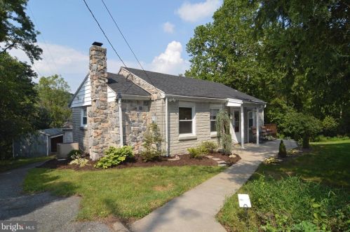 317 Mccoy Ln, Dauberville, PA 19533-9155