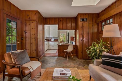 1095 Pine Tree Ln, Sebastopol CA  95472-2681 exterior