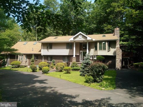 5223 Beechwood Rd, Blakeslee, PA 18610-7948