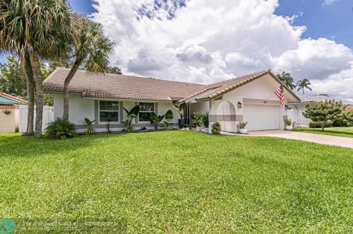 5231 Deerhurst Crescent Cir, Boca Raton, FL 33486-8534