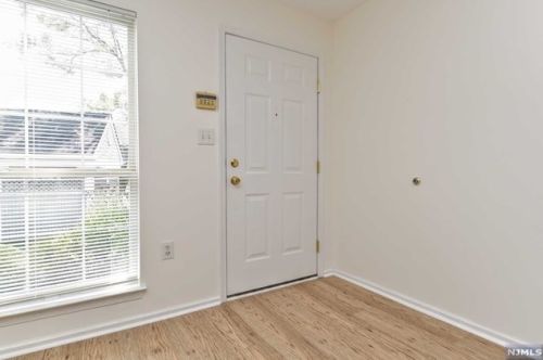 1132 Stafford St, Mahwah NJ  07430-3859 exterior