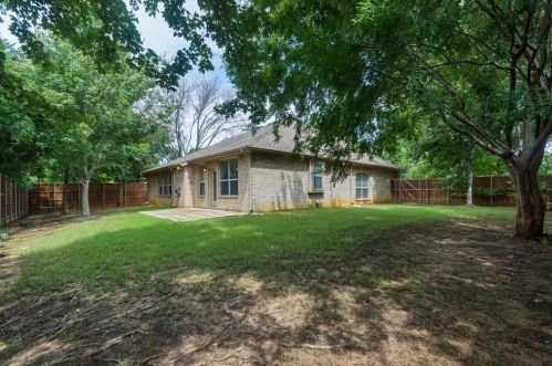 2509 Stillwater Ct, Lewisville TX  75022-8039 exterior