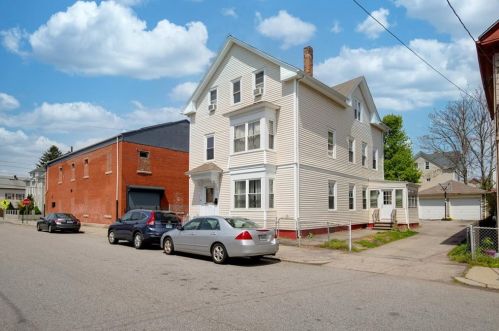 201 Laban St, Providence, RI 02909-4424