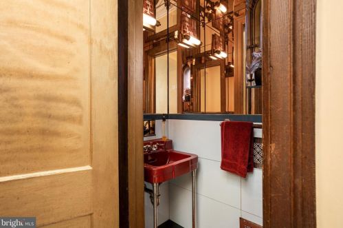 848 Riverside Ave, Trenton NJ 08618-5318 exterior