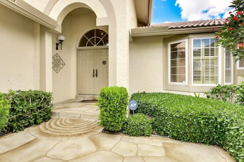 52 Northwoods Ln, Boynton Beach, FL 33436-7404