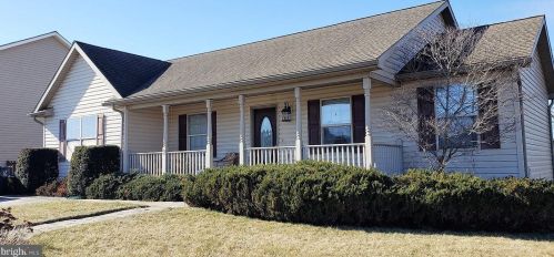 25 Hemlock Dr, Hanover, PA 17331-7540