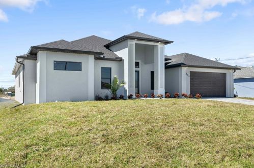 228 22nd Ct, Cape Coral, FL 33991-1351