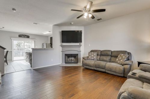 10508 Rising Knoll Ln, Fort Worth, TX 76131-3978