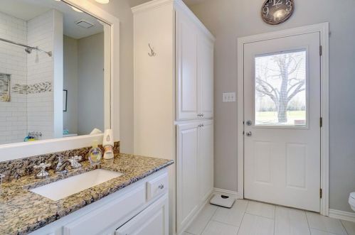 1305 Oak Dr, Lewisville TX  75028-3604 exterior