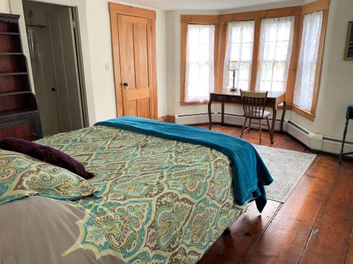 73 Main St, Hopkinton NH  03229-3003 exterior