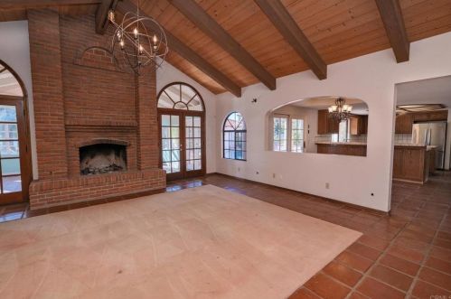 1129 Sugarbush Dr, Vista CA  92084-6605 exterior