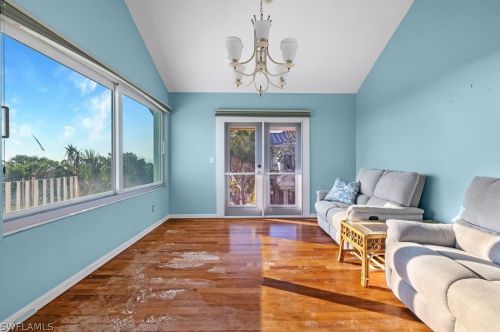 1320 Seaspray Ln, Sanibel FL  33957-2619 exterior