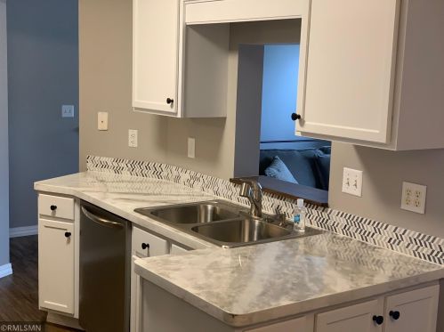 7327 Bond Way, South Saint Paul, MN 55076-2335