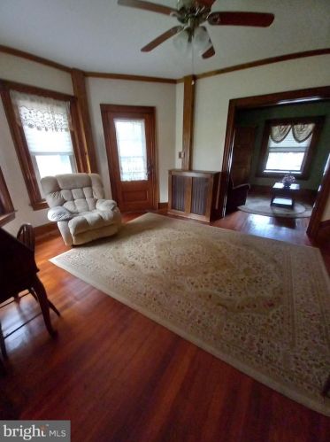 323 Columbia Ave, Lansdale PA 19446-3312 exterior