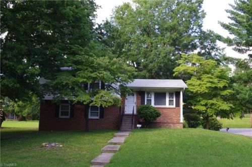 2415 Kersey St, Greensboro, NC 27406-4101