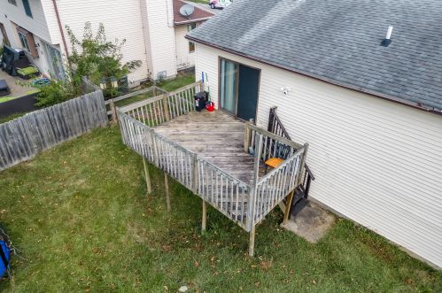 42 Meadow Wood Dr, Florence KY  41042-9323 exterior