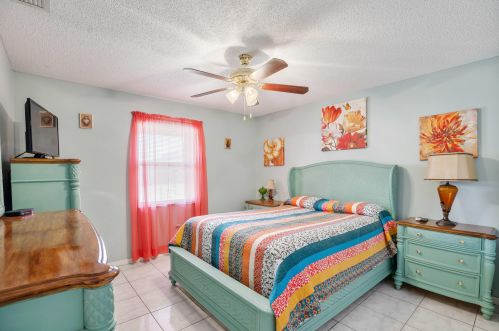 2131 Addison St, Fort Pierce FL 34984-4708 exterior