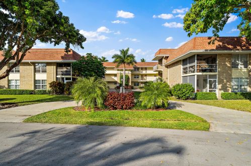 5580 Tamberlane Cir, West Palm Beach, FL 33418-3811