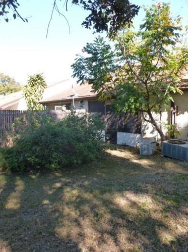 2728 Hunt Club Ln, Orlando, FL 32826-3939