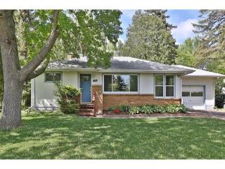 193 Mccarrons St, Saint Paul, MN 55113-6922