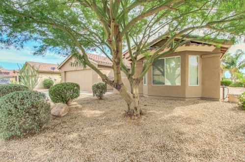 100 Laura Ln, Casa Grande, AZ 85194-8368