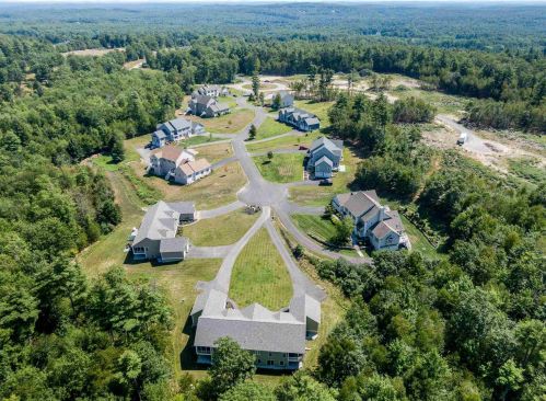8 Granite Ln, Chester NH  03036-4345 exterior