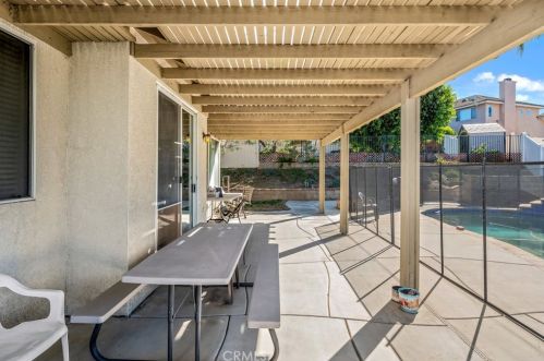 1371 Kirkmichael Cir, Riverside CA  92507-8426 exterior