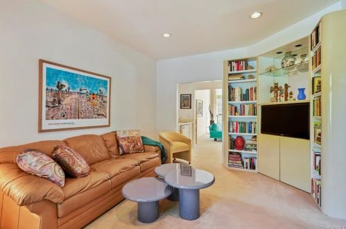 8 Westfield Ln, White Plains NY  10605-5459 exterior