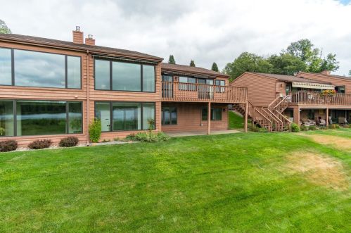 3350 Bayside Ct, La Crosse, WI 54601-7281