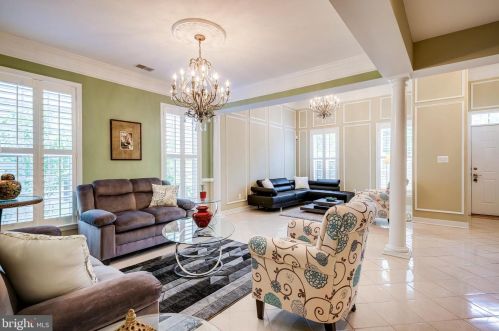 9517 Moonen Bay Ln, Bristow VA  20136-3515 exterior