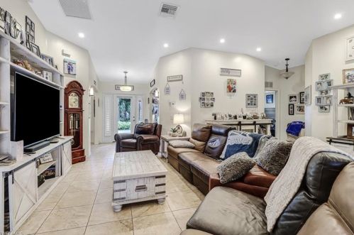 4845 20th Ave, Naples FL  34117-9125 exterior