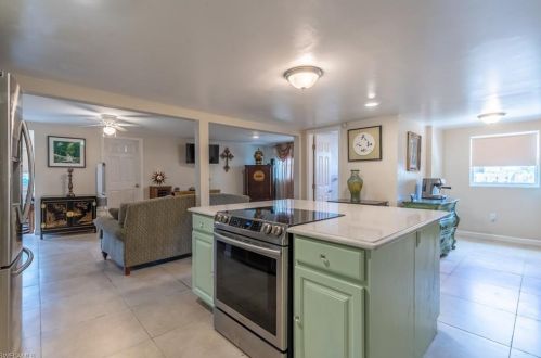 2479 Bayside St, Naples FL  34112-4830 exterior