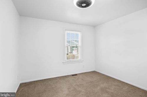 2172 Harbour Dr, Palmyra NJ  08065-1123 exterior