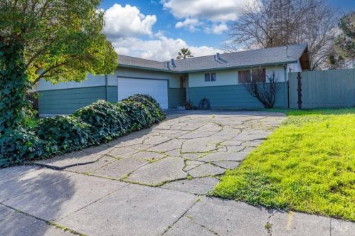 1365 Stroven Ln, Santa Rosa, CA 95407-7444