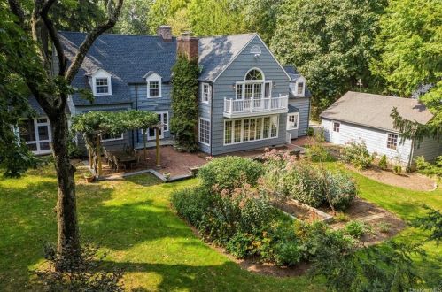 11 Apple Tree Close, Chappaqua, NY 10514-1701