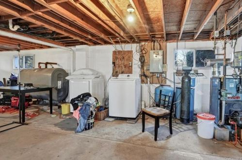 10 Kris Korner Dr, Marlborough NY  12542-5805 exterior