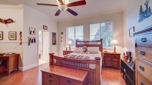 15963 79th Pl, Hialeah FL  33016-6647 exterior