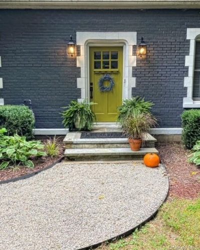 140 Johnsontown Rd, Sloatsburg, NY 10974-1104